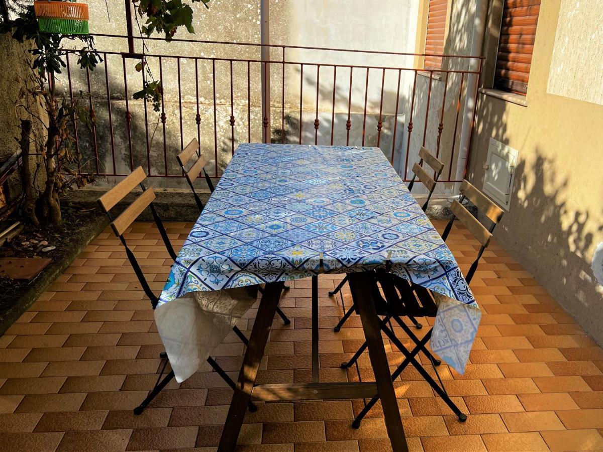 Casa Grazia Apartment Santa Teresa Di Riva Bagian luar foto