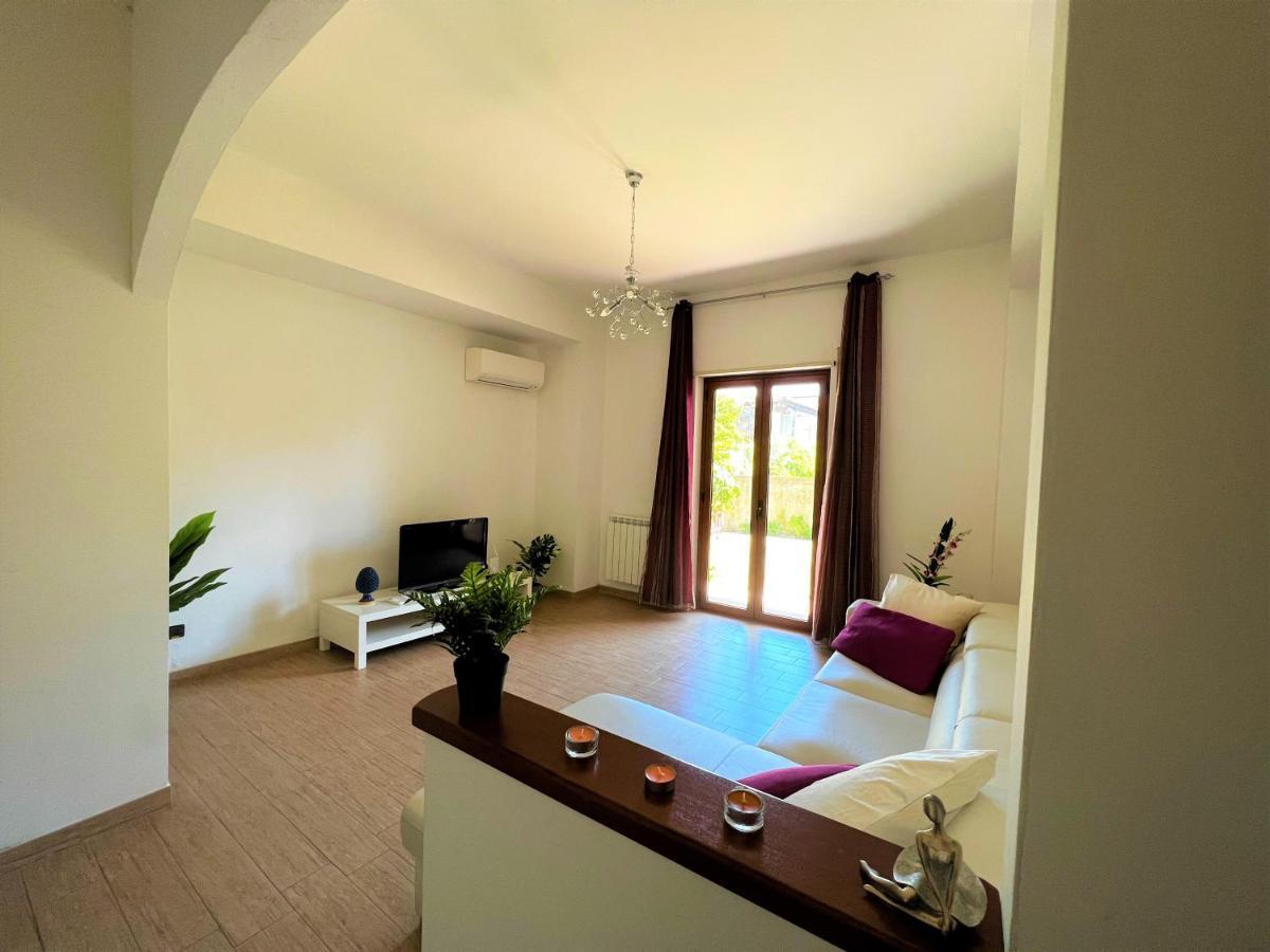 Casa Grazia Apartment Santa Teresa Di Riva Bagian luar foto