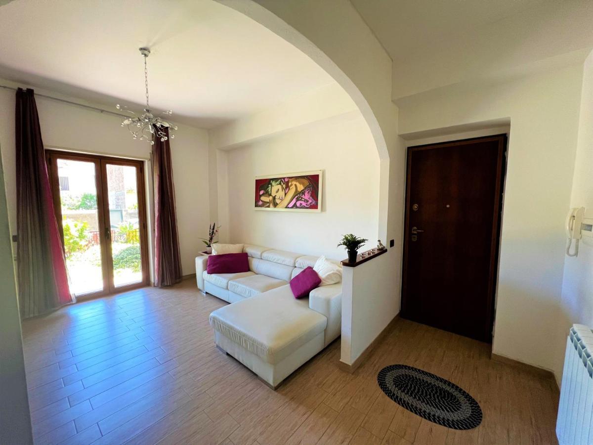 Casa Grazia Apartment Santa Teresa Di Riva Bagian luar foto
